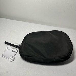 New QUO Belt Bag Fanny Pack. 
Adjustable strap 
Crossbody
Perfect gift